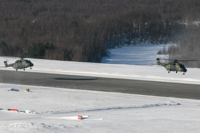 NH-220 ja NH -211 lähdössä harjoitukseen 11.3.2019.