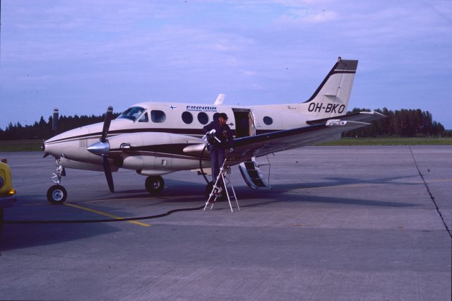 Beechcraft 65-C90-1 King Air OH-BKO EFKU 1987-07