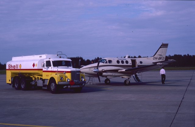 Beechcraft 65-C90-1 King Air OH-BKO EFKU 1987-07