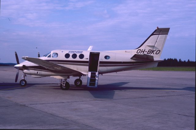 Beechcraft 65-C90-1 King Air OH-BKO EFKU 1987-07