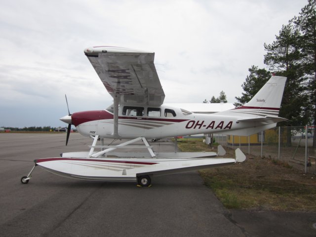 Cessna 206H OH-AAA EFUT 2012-06-25