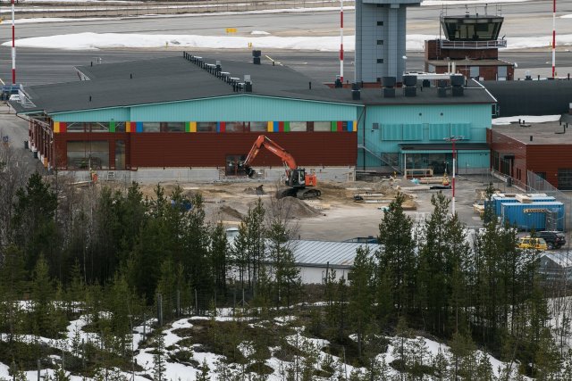 Laajennus. Taas alkoi laajennus Ivalon lentoasemalla, nyt tulee 1200m2 lisää tuloaulaa.