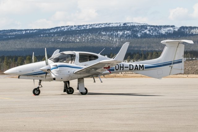 OH-DAM. Diamond DA42 TwinStar 7.5.2019