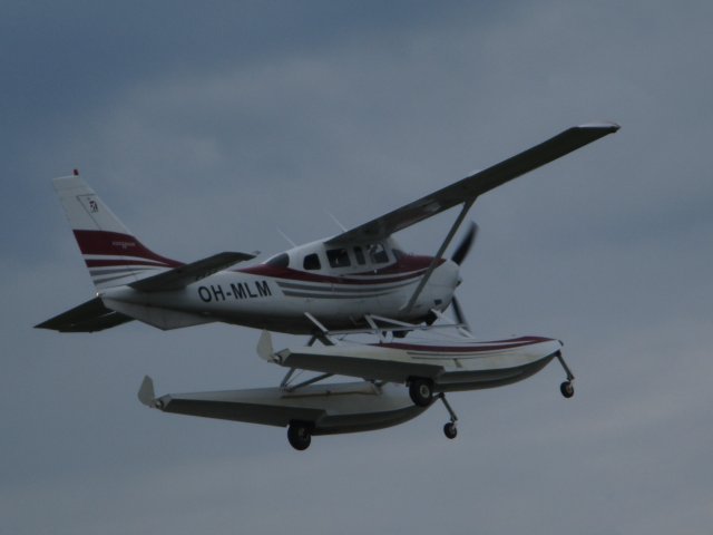 Cessna T206H Turbo Stationair TC OH-MLM EFHN 2019-06-20