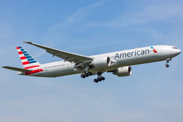 American Airlines Boeing 777-323(ER) N728AN