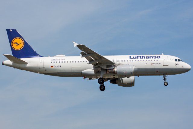 Lufthansa Airbus A320-214 D-AIZM