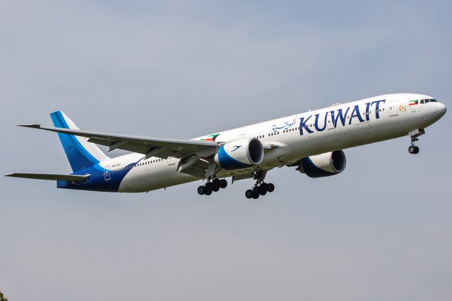 Kuwait Airways Boeing 777-369(ER) 9K-AOC