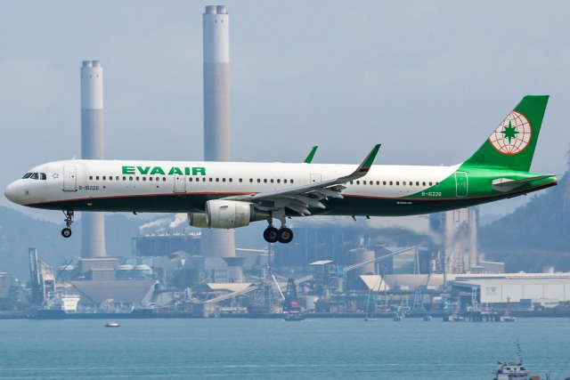 EVA Airways Airbus A321-211(WL) B-16226