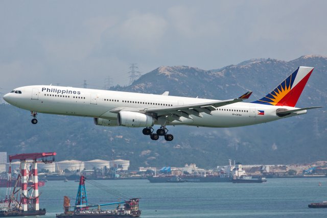 Philippine Airlines Airbus A330-343 RP-C8784