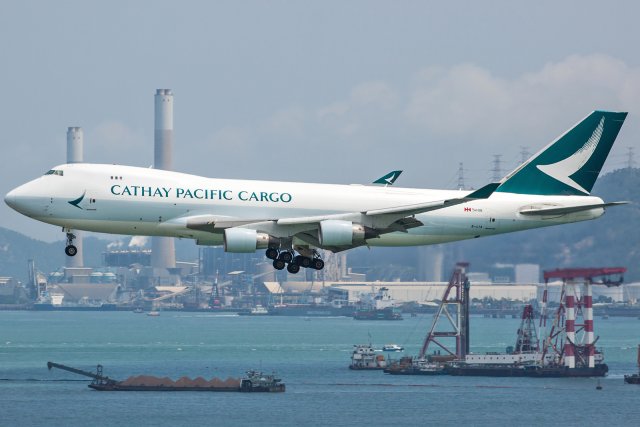 Cathay Pacific Boeing 747-467F(ER) B-LIA