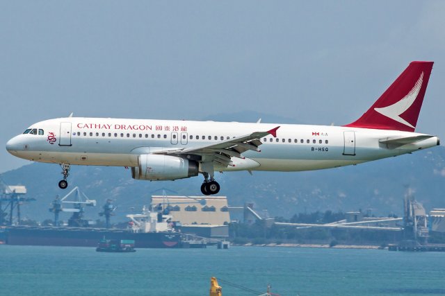 Cathay Dragon Airbus A320-232 B-HSQ