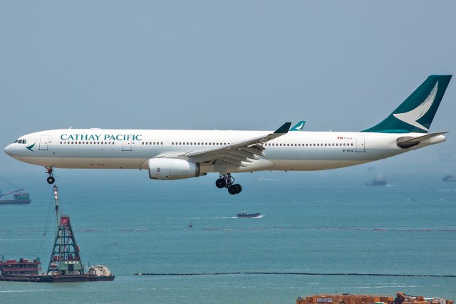 Cathay Pacific Airbus A330-343 B-HLQ