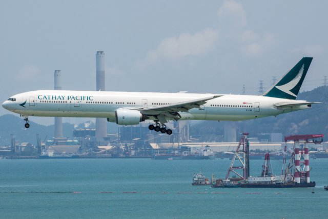 Cathay Pacific Boeing 777-367 B-HNP