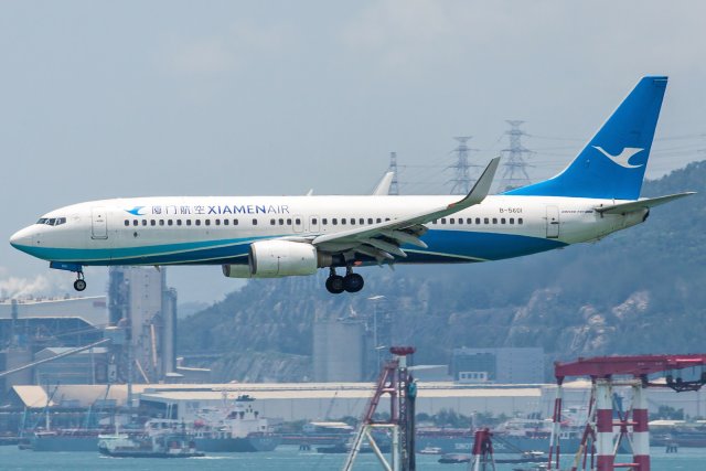 Xiamen Airlines Boeing 737-86N(WL) B-5601