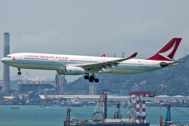 Cathay Dragon Airbus A330-342 B-HLI