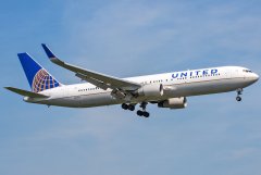 United Airlines Boeing 767-322(ER)(WL) N669UA