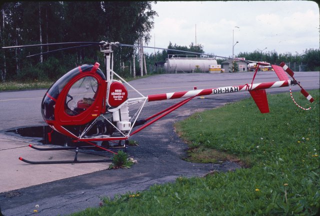 Hughes 300-269C OH-HAH EFKU 1981