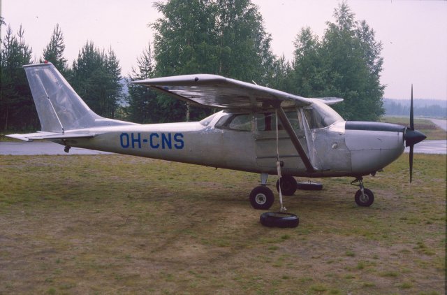 Reims/Cessna FR172F Reims Rocket OH-CNS EFJY 1987-07