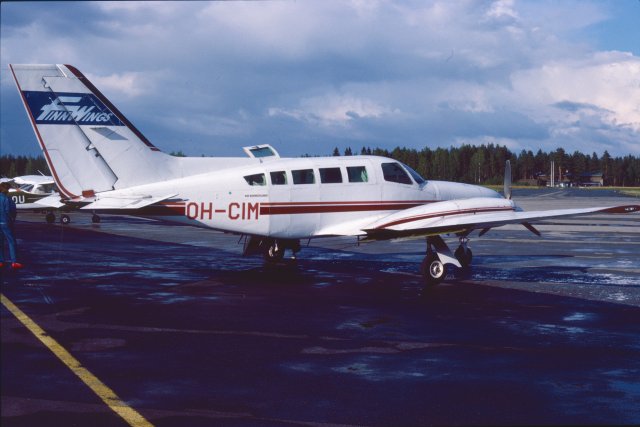 Cessna 402 Businessliner OH-CIM EFKU 1988