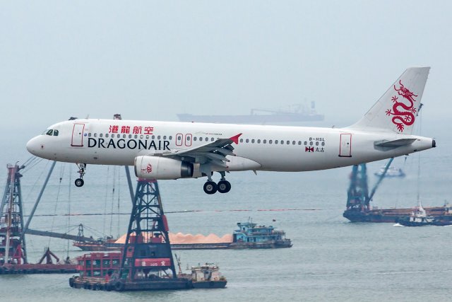 Dragonair (Cathay Dragon) Airbus A320-232 B-HSL