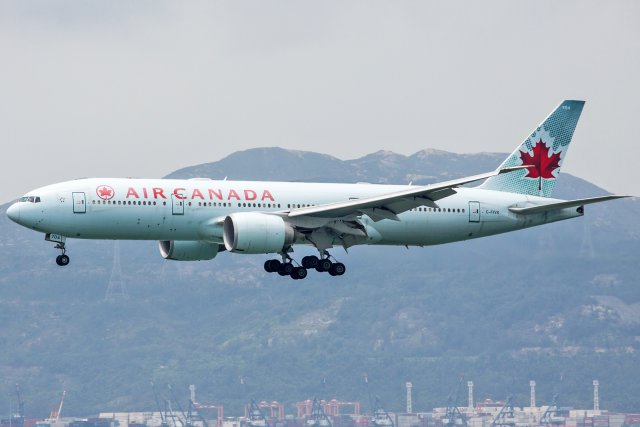 Air Canada Boeing 777-233(LR) C-FIVK