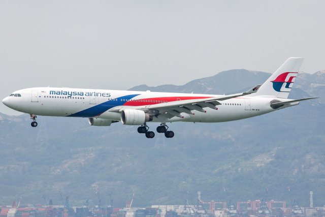 Malaysia Airlines Airbus A330-323 9M-MTB