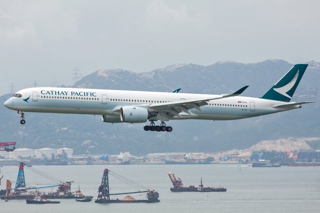 Cathay Pacific Airbus A350-1041 B-LXE