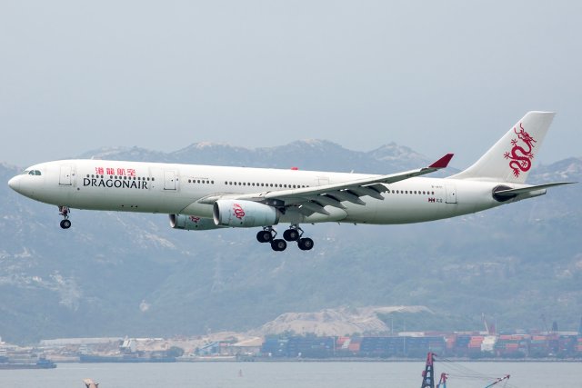 Cathay Dragon Airbus A330-343 B-HYI