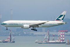 Cathay Pacific Boeing 777-267 B-HNC