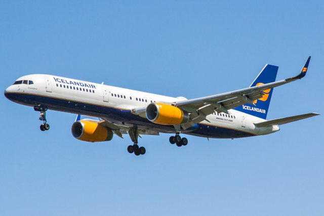 Icelandair Boeing 757-223(WL) TF-ISL