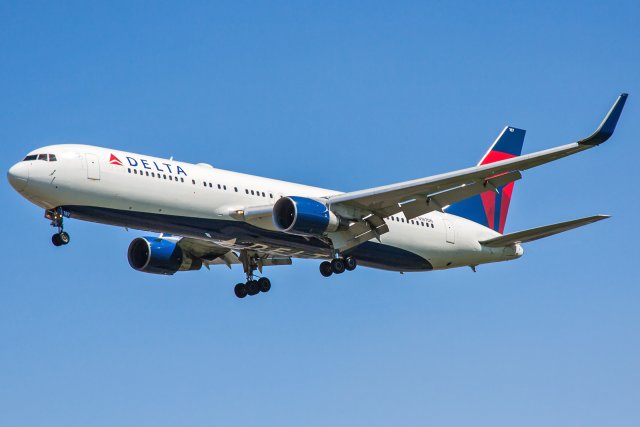 Delta Air Lines Boeing 767-332(ER)(WL) N187DN