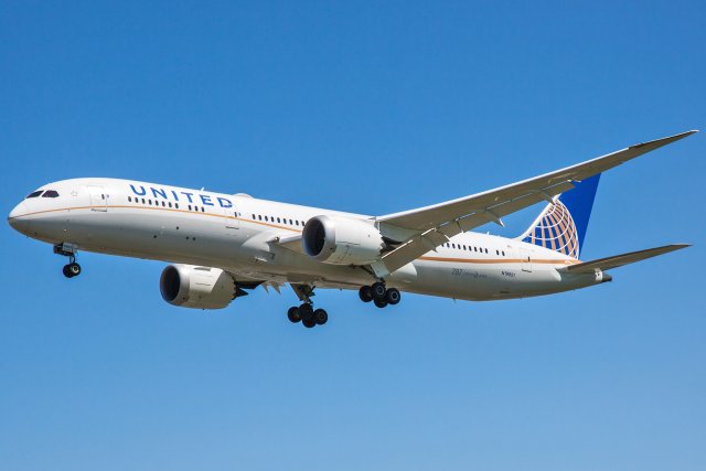 United Airlines Boeing 787-9 Dreamliner N19951