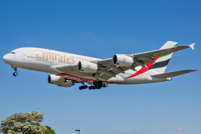 Emirates Airbus A380-861 A6-EED