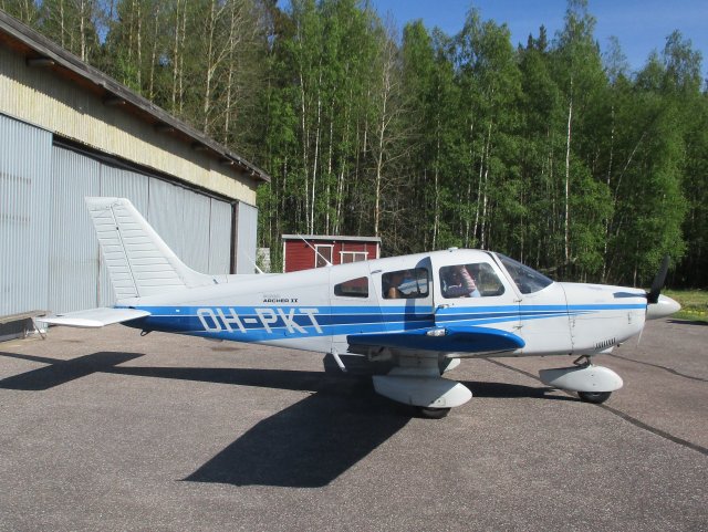 Piper PA28-181 Archer II OH-PKT EFHN 2020-05-30