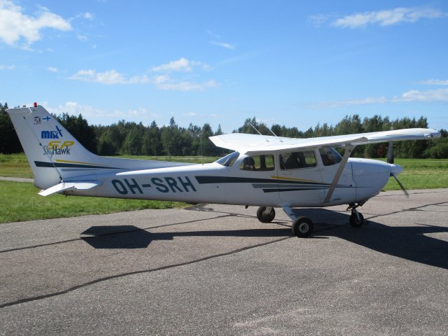 Cessna 172S Skyhawk SP OH-SRH EFHN 2020-08-17