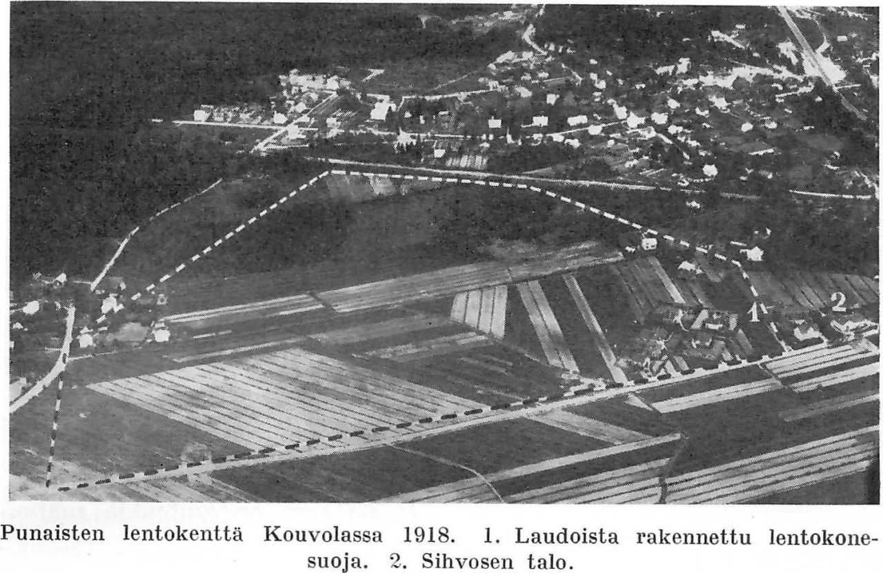 Punaisten lentokenttä Kouvolassa 1918.jpg