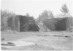 Ryssien räjäyttämiä lentokonesuojia. Hanko 1942-08-20