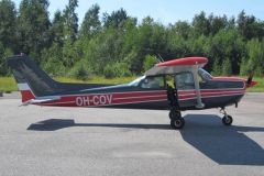 Cessna C172N Skyhawk II OH-COV EFHN 2011-08-13