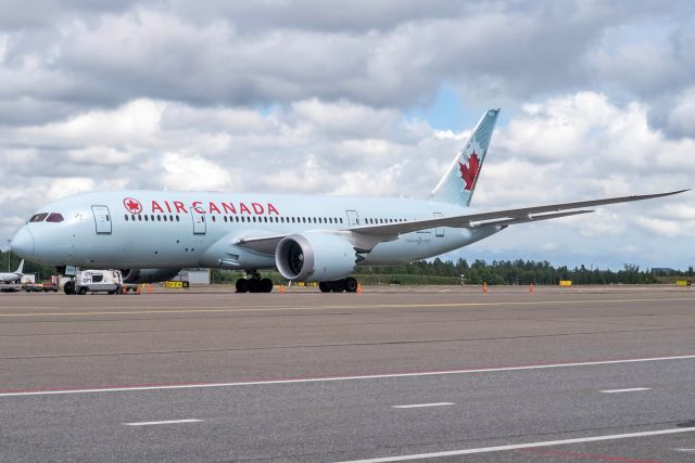 Air Canada Boeing 787-8 Dreamliner C-GHQQ 1.7.2020