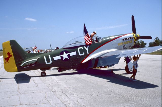 P-51D-25NA 44-73264 N5428V CY-U Gunfighter Kissimmee FL 1999-04-10