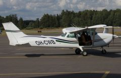 Cessna 172 OH-CWB