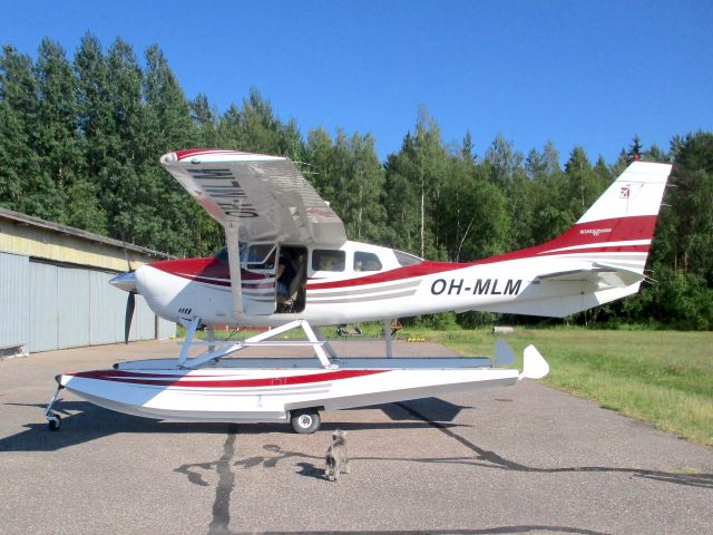 Cessna T206H Turbo Stationair TC OH-MLM EFHN 2021-07-02