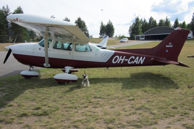 Cessna 172N Skyhawk OH-CAN EFJM 2011-07-2006