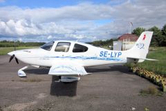 Cirrus SR20 G-2 SE-LYP EFHN 2011-09-17