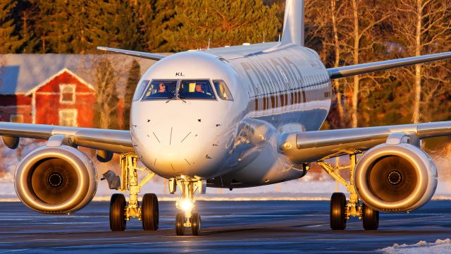 OH-LKL - Embraer ERJ-190-100LR - Finnair - 2.3.2022