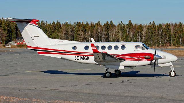 SE-MGK - Beechcraft B200GT King Air 250 - Jula - 19.4.2022