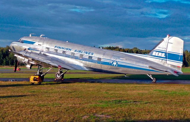 Douglas DC-3A OH-LCH