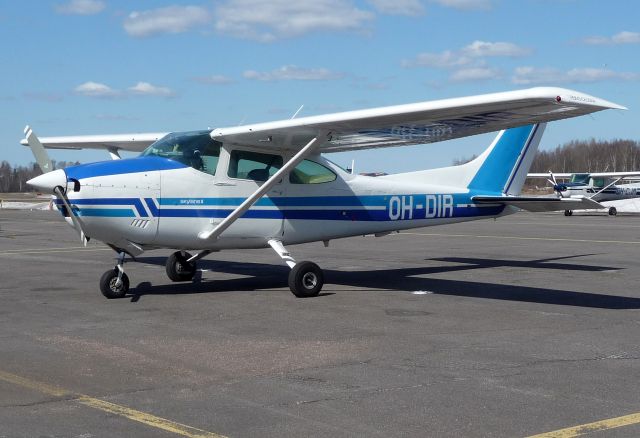 Reims-Cessna F182Q Skylane II OH-DIR