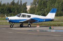 Piper PA-28-140 Cherokee OH-PJJ