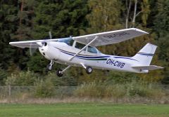 BF-Lento Cessna 172M Skyhawk II OH-CWB